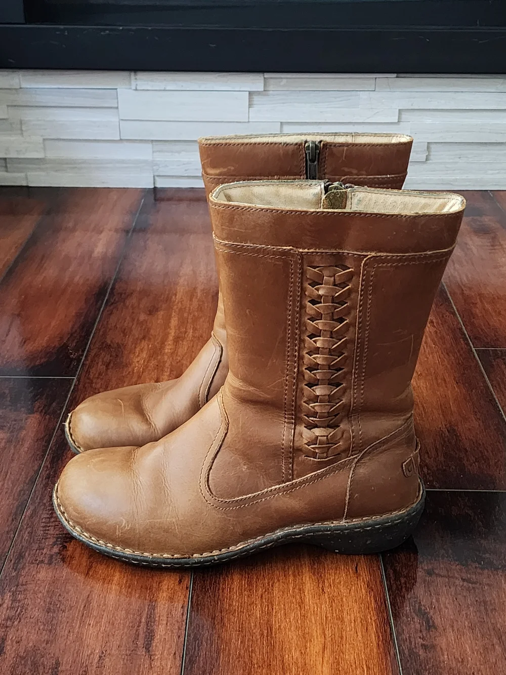 UGG light rubber tread
